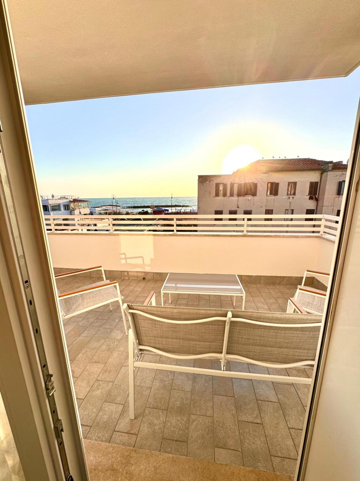Suites Dreams Fiumicino Mare エクステリア 写真