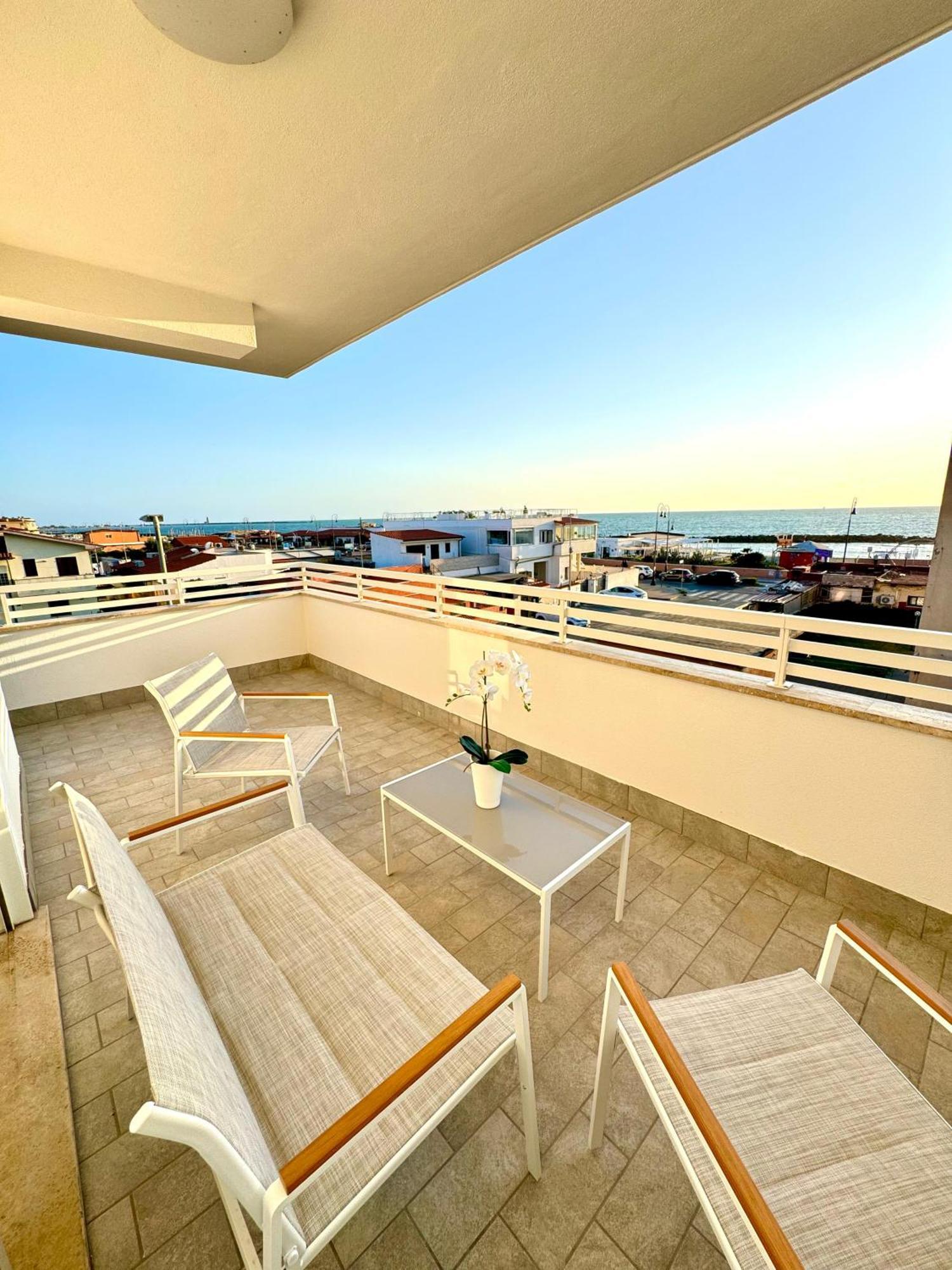 Suites Dreams Fiumicino Mare エクステリア 写真