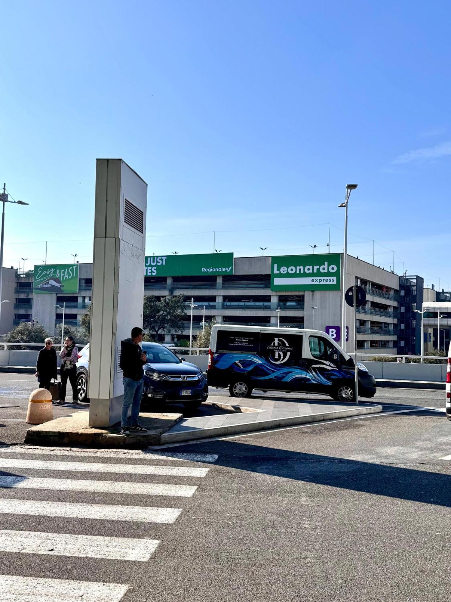 Suites Dreams Fiumicino Mare エクステリア 写真